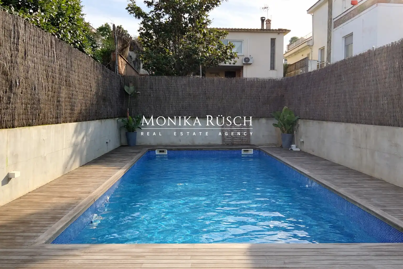 Piscina de Casa o xalet en venda en Sant Cugat del Vallès amb Aire condicionat, Calefacció i Jardí privat