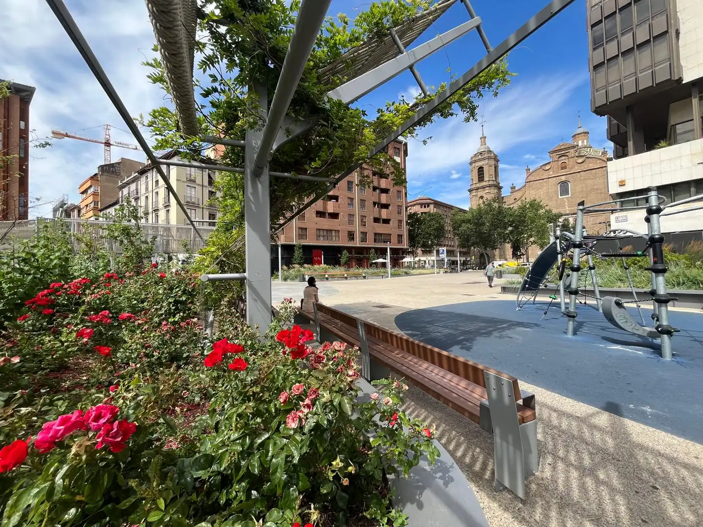 Außenansicht von Maisonette zum Verkauf in Zaragoza mit Klimaanlage, Heizung und Parkett
