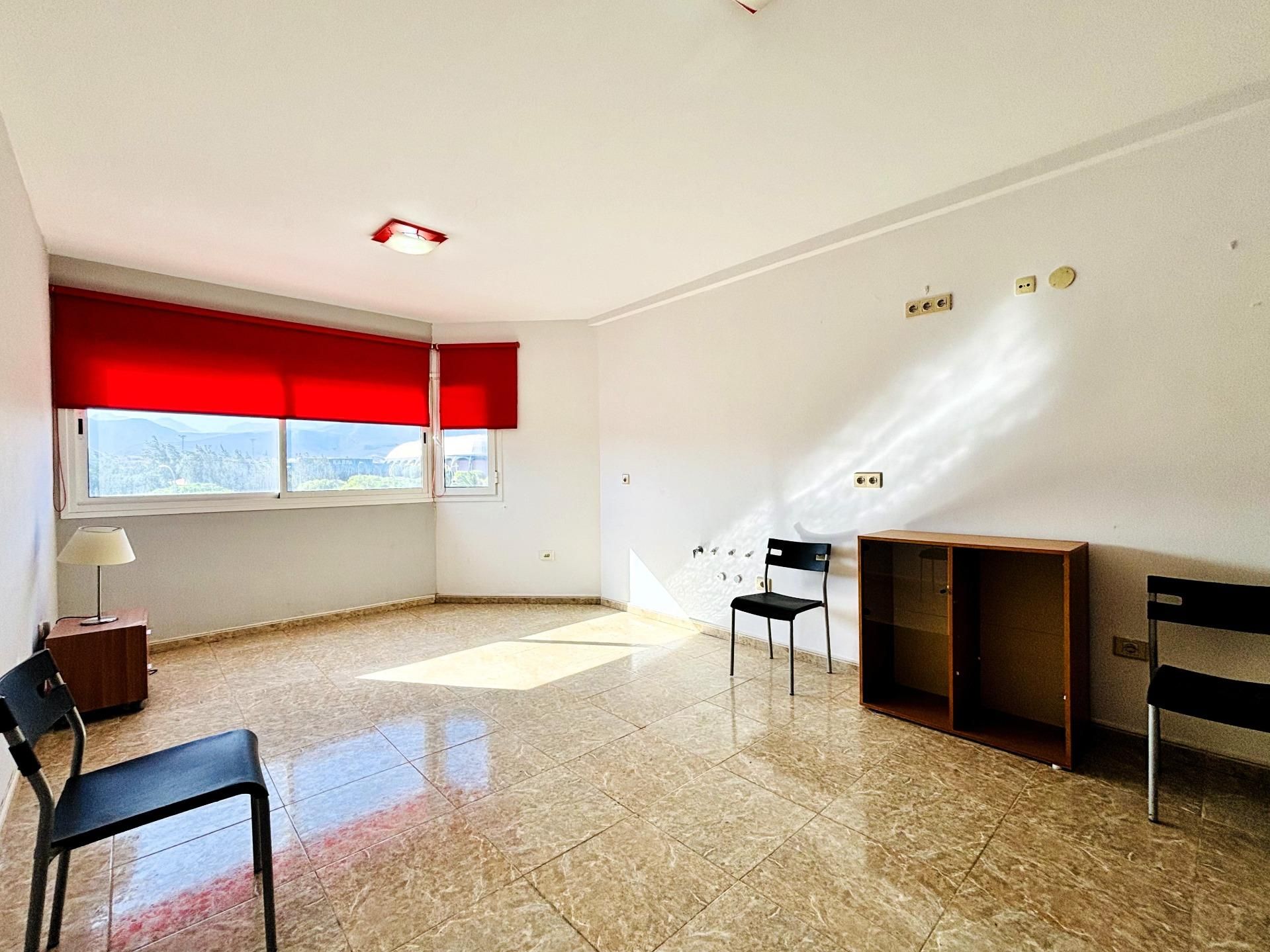 Sala d'estar de Oficina de lloguer en Santa Lucía de Tirajana