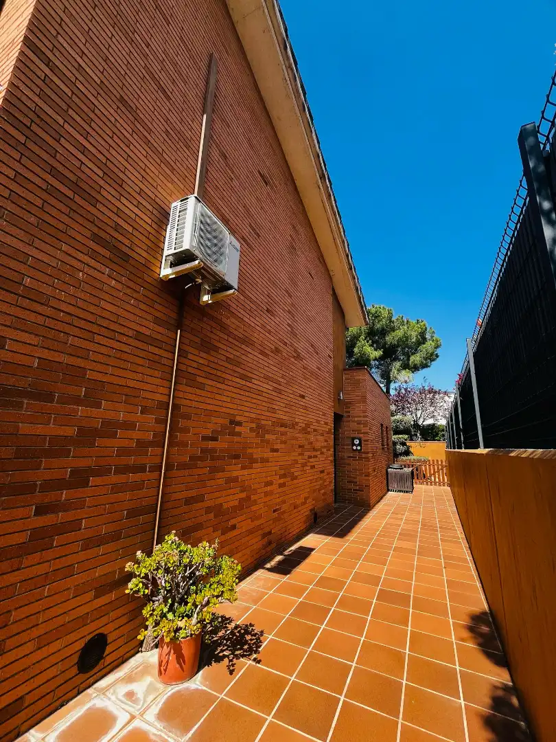 Vista exterior de Casa o xalet en venda en Piera amb Aire condicionat, Calefacció i Jardí privat