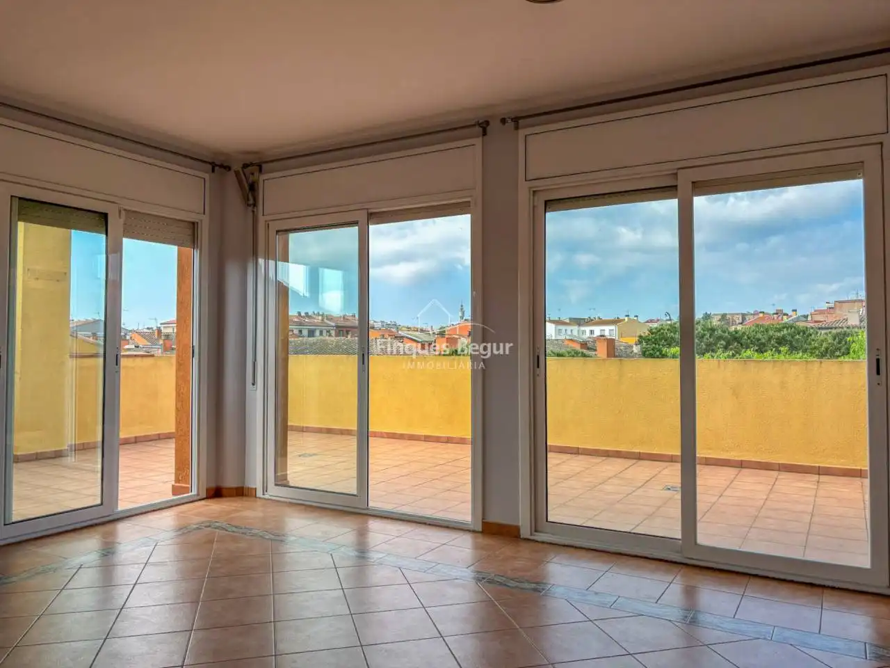 Sala d'estar de Dúplex en venda en Palafrugell amb Aire condicionat, Calefacció i Terrassa