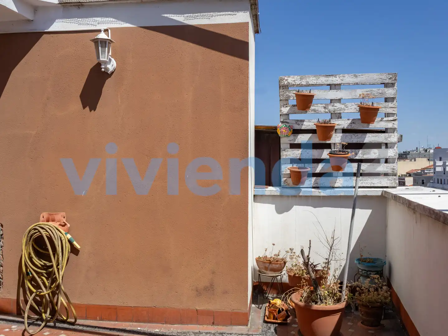 Außenansicht von Dachboden zum Verkauf in Madrid mit Klimaanlage, Heizung und Terrasse