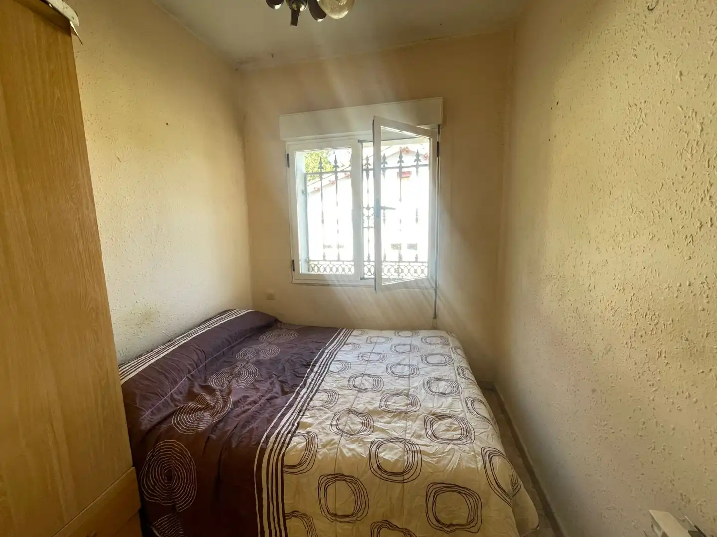 Habitación de Casa adosada en venta en Avilés con Calefacción