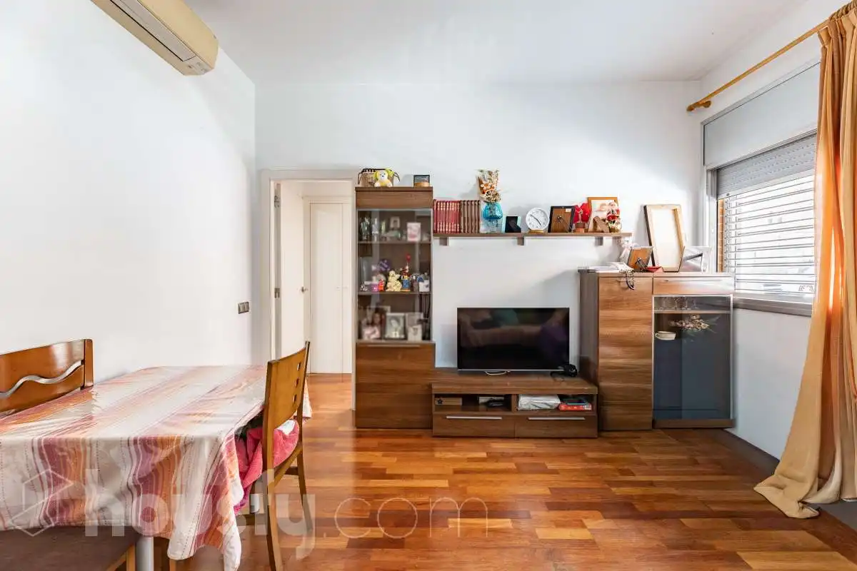 Living room of Ground floor for sale in Sabadell  with Air Conditioner, Heating and Parquet flooring