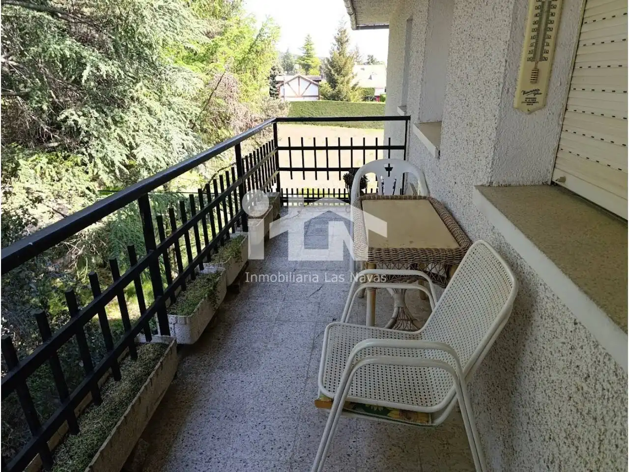 Terrassa de Pis en venda en Las Navas del Marqués  amb Parquet, Terrassa i Traster