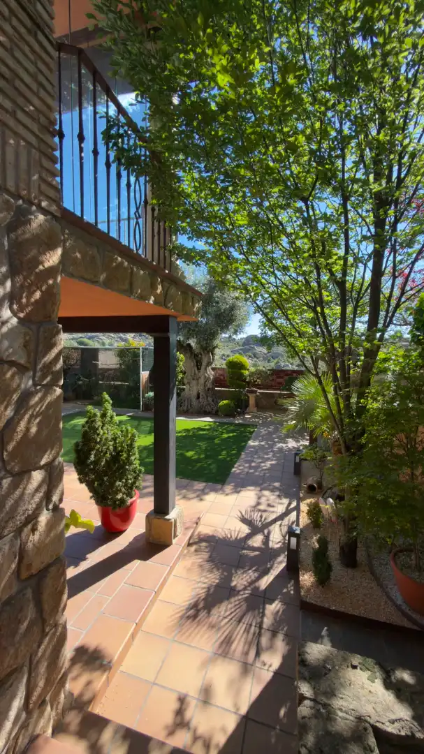 Jardí de Casa o xalet en venda en Manzanares El Real amb Aire condicionat, Calefacció i Jardí privat