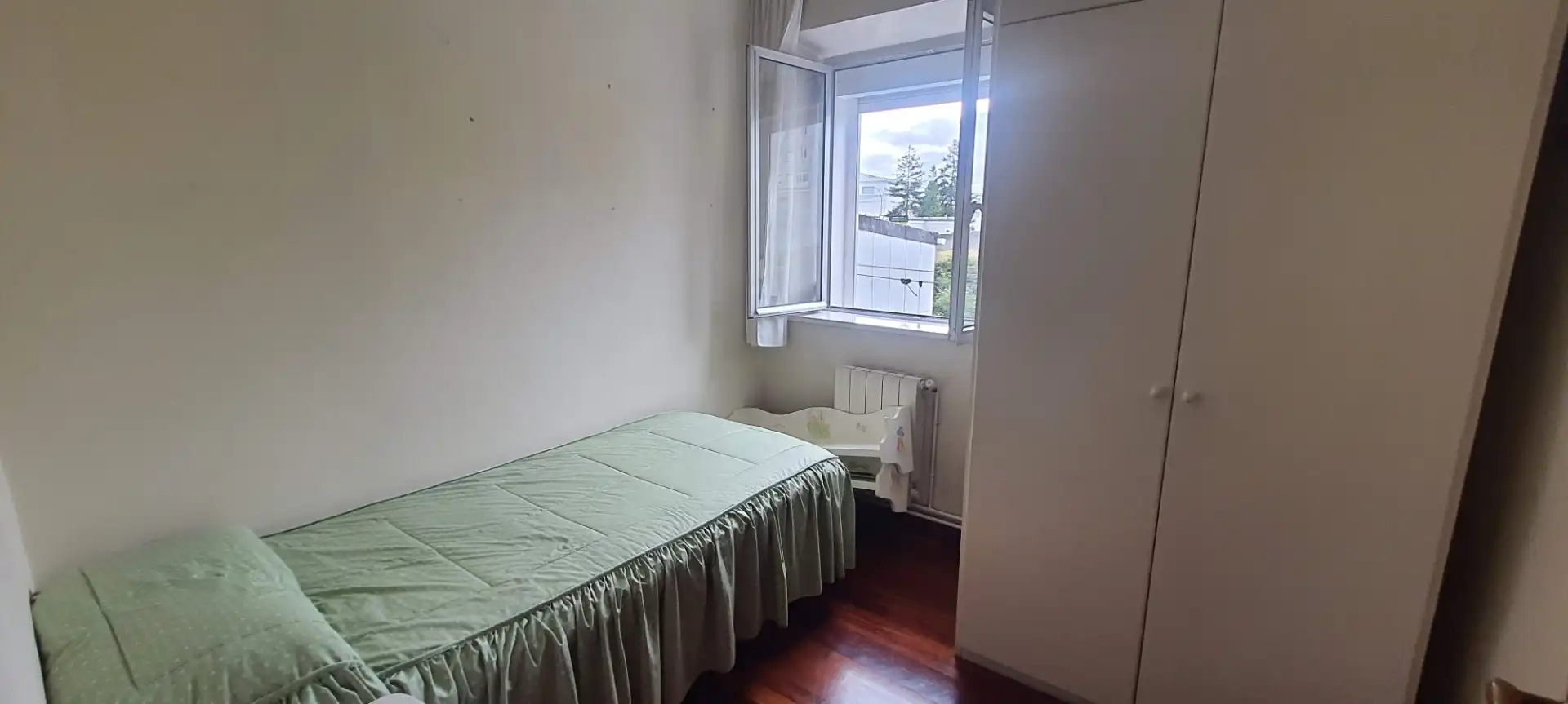 Habitación de Piso en venta en Carballo con Calefacción, Parquet y Amueblado
