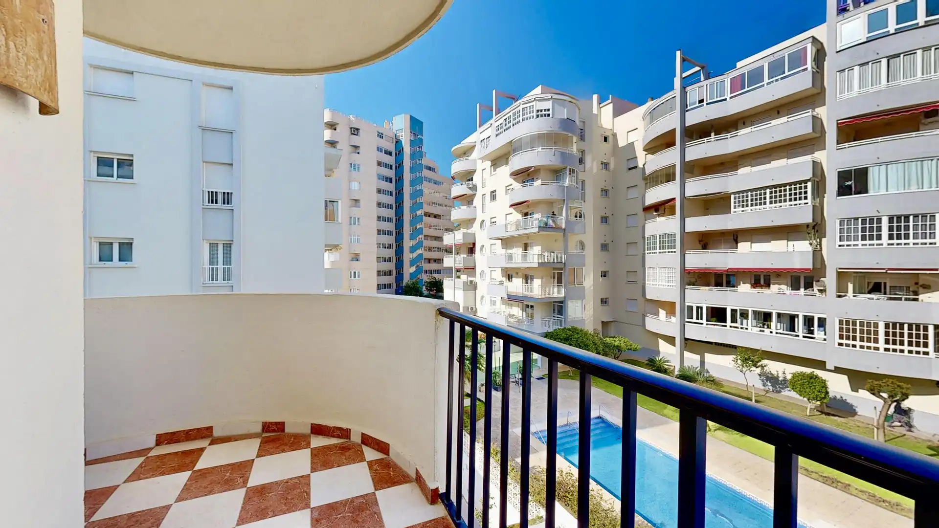 Exterior view of Apartments for sale in Fuengirola  with Parquet flooring and Balcony
