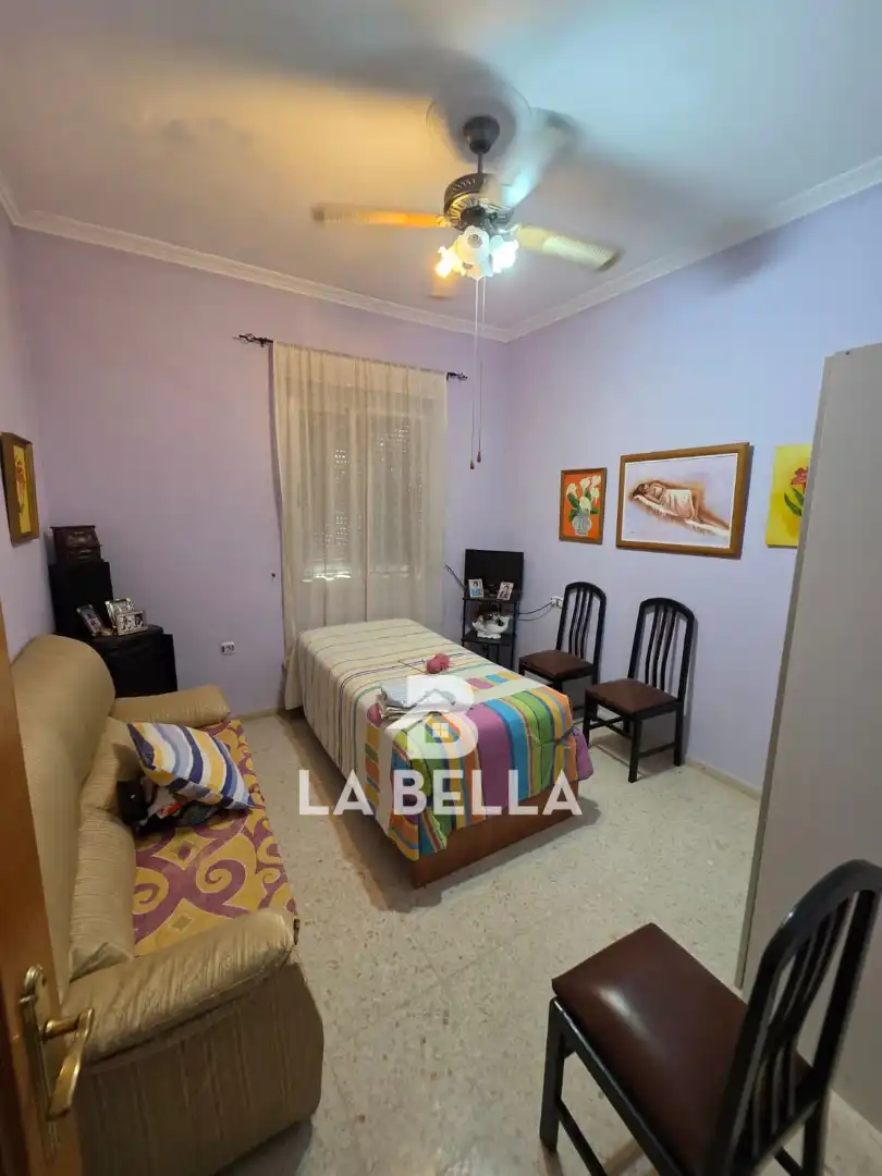 Dormitori de Casa o xalet en venda en Coria del Río amb Aire condicionat, Jardí privat i Traster