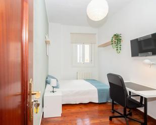Dormitori de Apartament per a compartir en  Pamplona / Iruña
