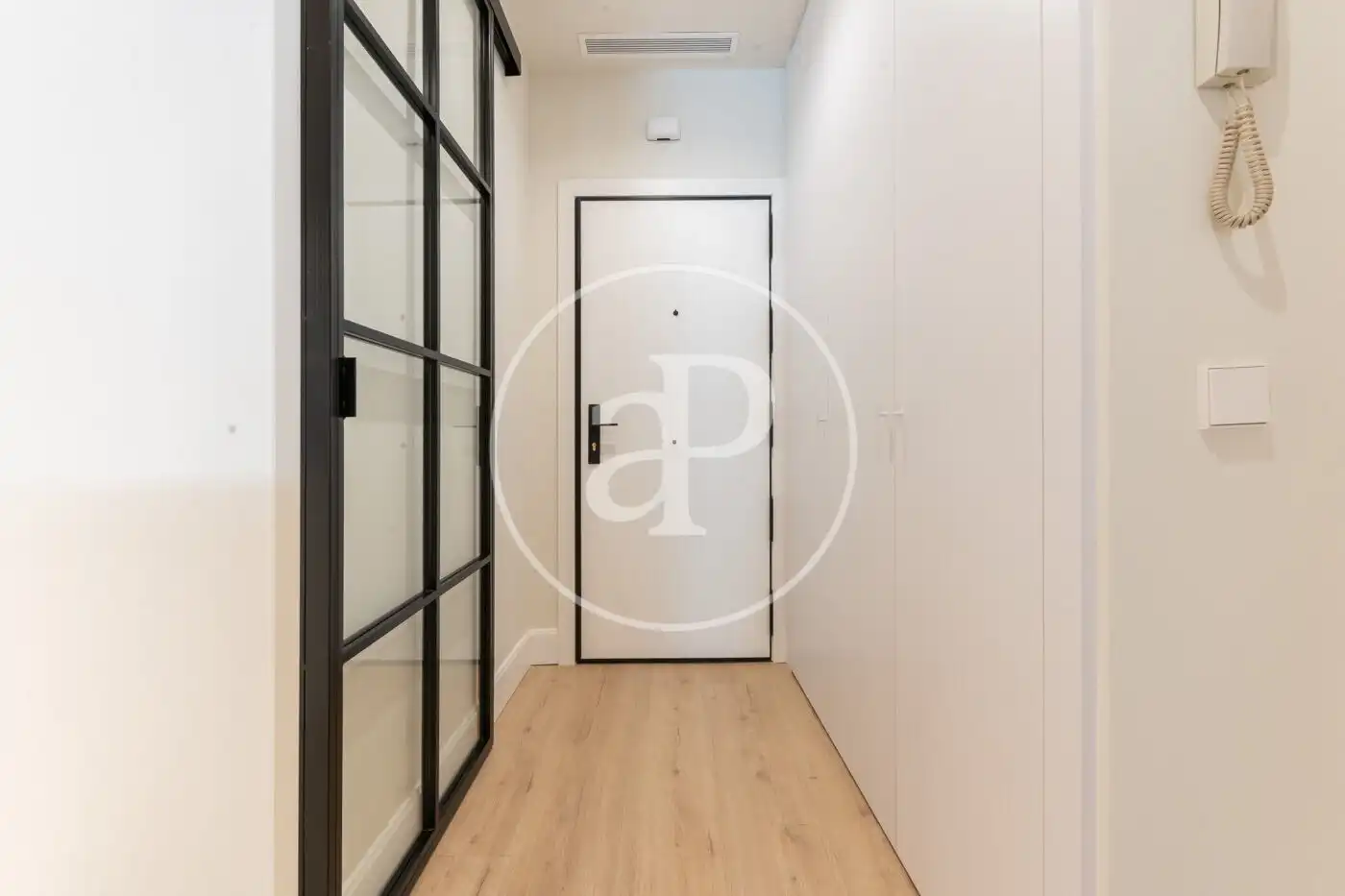 Wohnung zur Miete in Madrid mit Klimaanlage, Heizung und Privatgarten