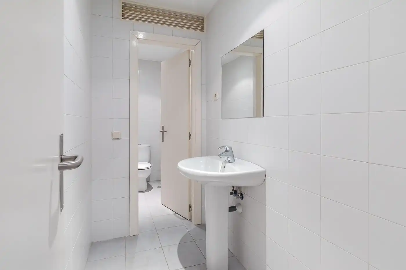 Badezimmer von Gebäude zur Miete in Madrid