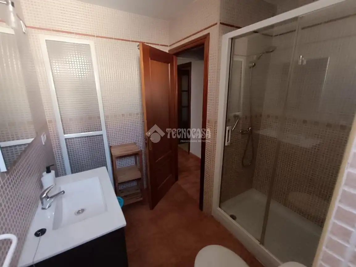 Bathroom of Flat for rent in Sevilla  with Air Conditioner, Terrace and Furnished