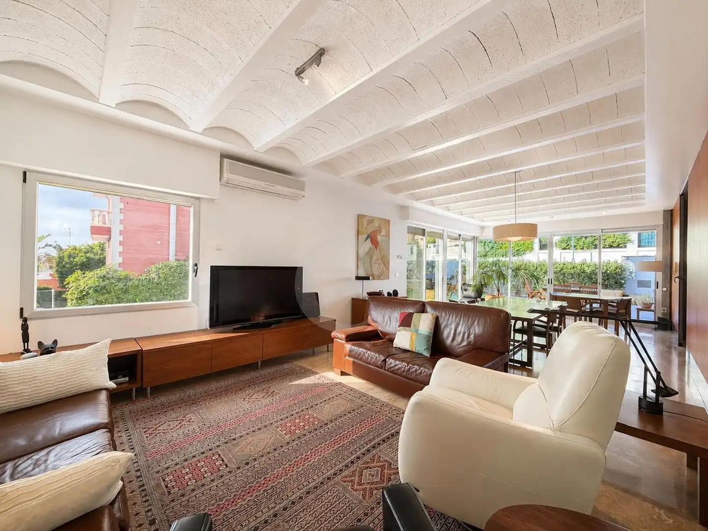 Sala d'estar de Casa o xalet de lloguer en Paterna amb Aire condicionat i Piscina