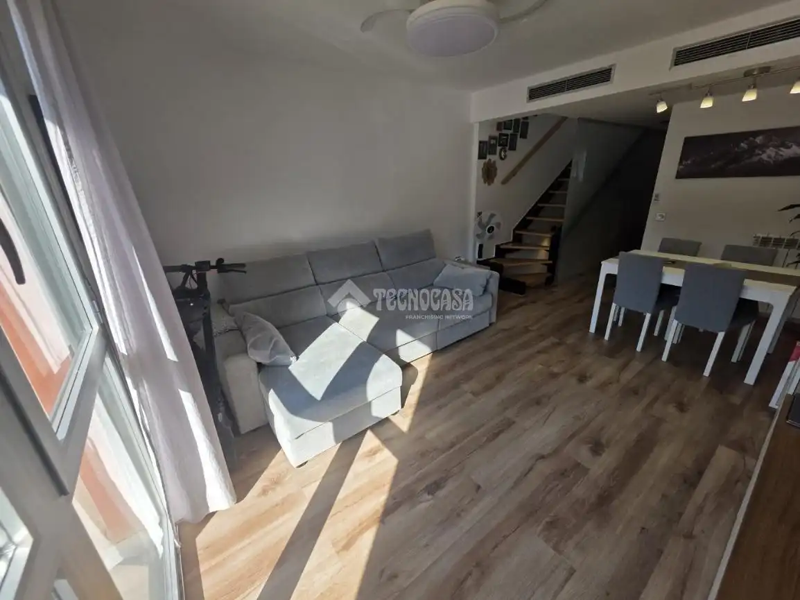Living room of Flat for sale in Cadrete  with Air Conditioner, Heating and Terrace