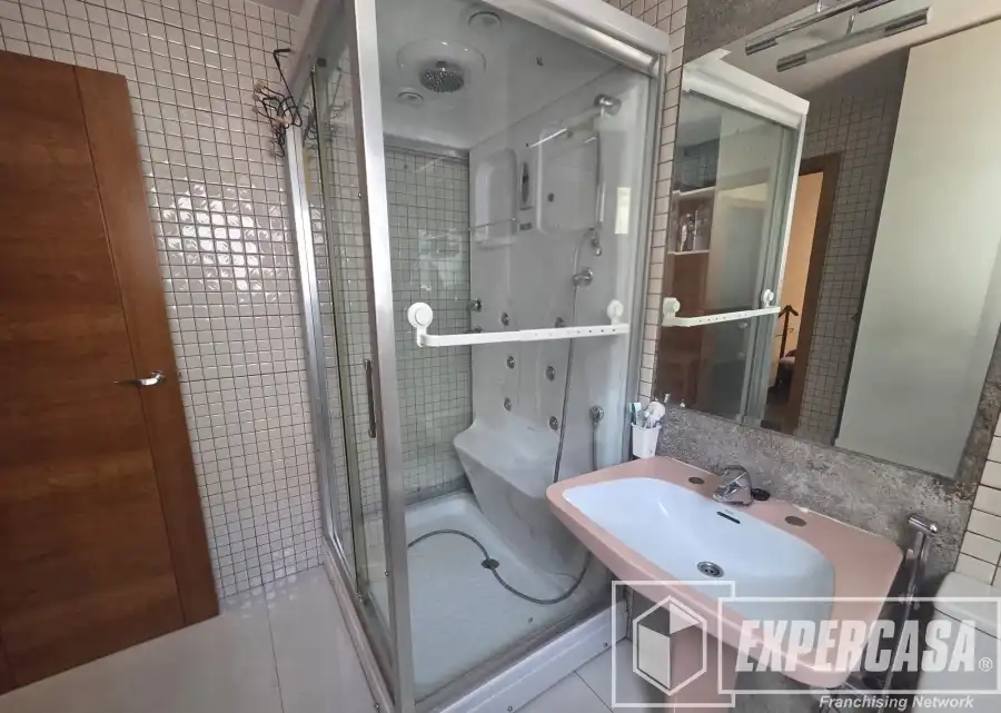 Bathroom of Attic for sale in Alzira  with Air Conditioner and Terrace