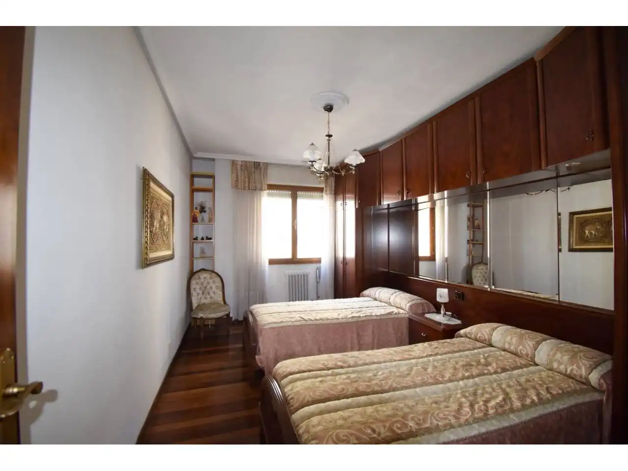 Habitación de Piso en venta en León Capital  con Calefacción, Parquet y Terraza