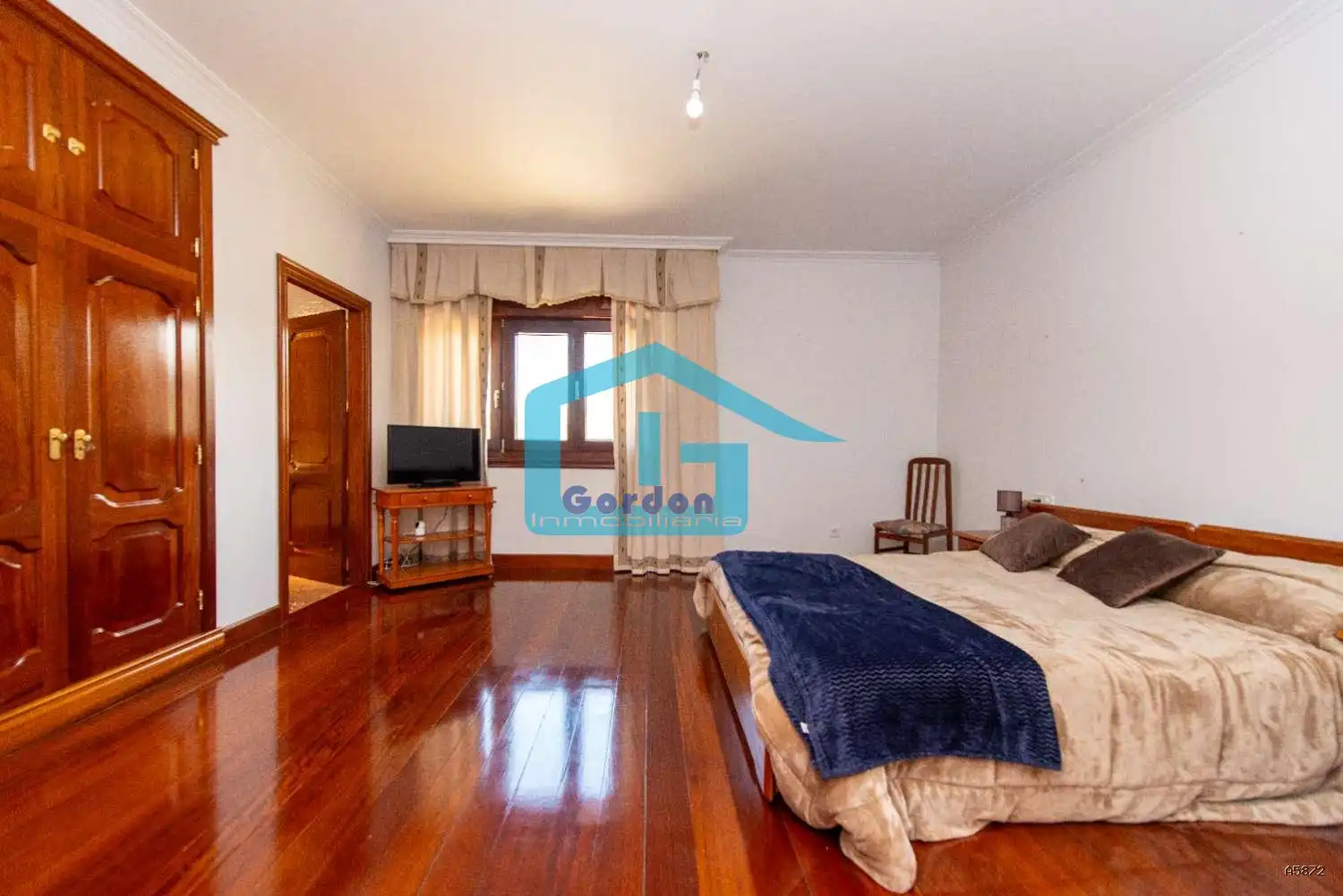 Vista exterior de Casa o xalet en venda en Meaño amb Calefacció, Parquet i Terrassa