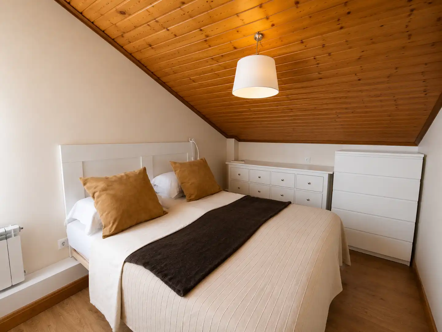 Habitación de Casa adosada de alquiler en Camargo con Calefacción, Jardín privado y Terraza