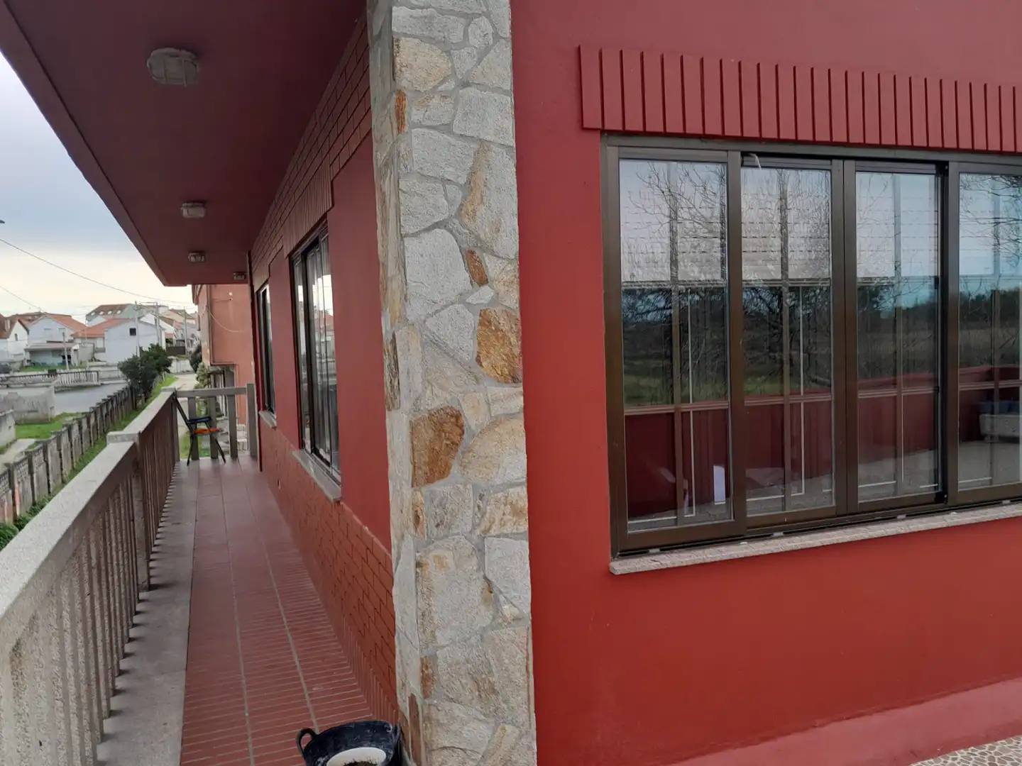 Vista exterior de Casa o xalet en venda en Ribeira amb Calefacció, Jardí privat i Parquet