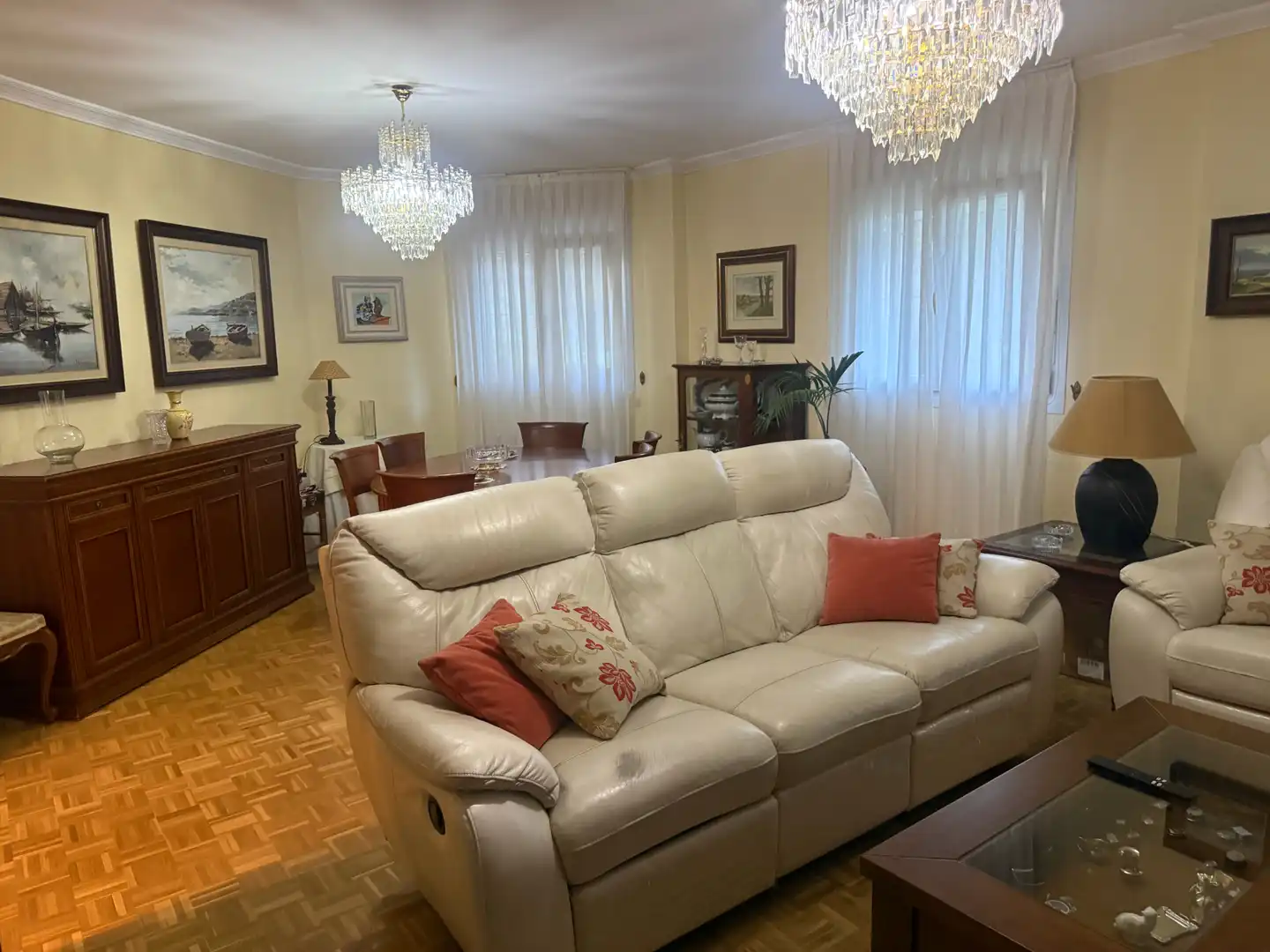 Sala de estar de Piso en venta en Majadahonda con Calefacción, Jardín privado y Parquet