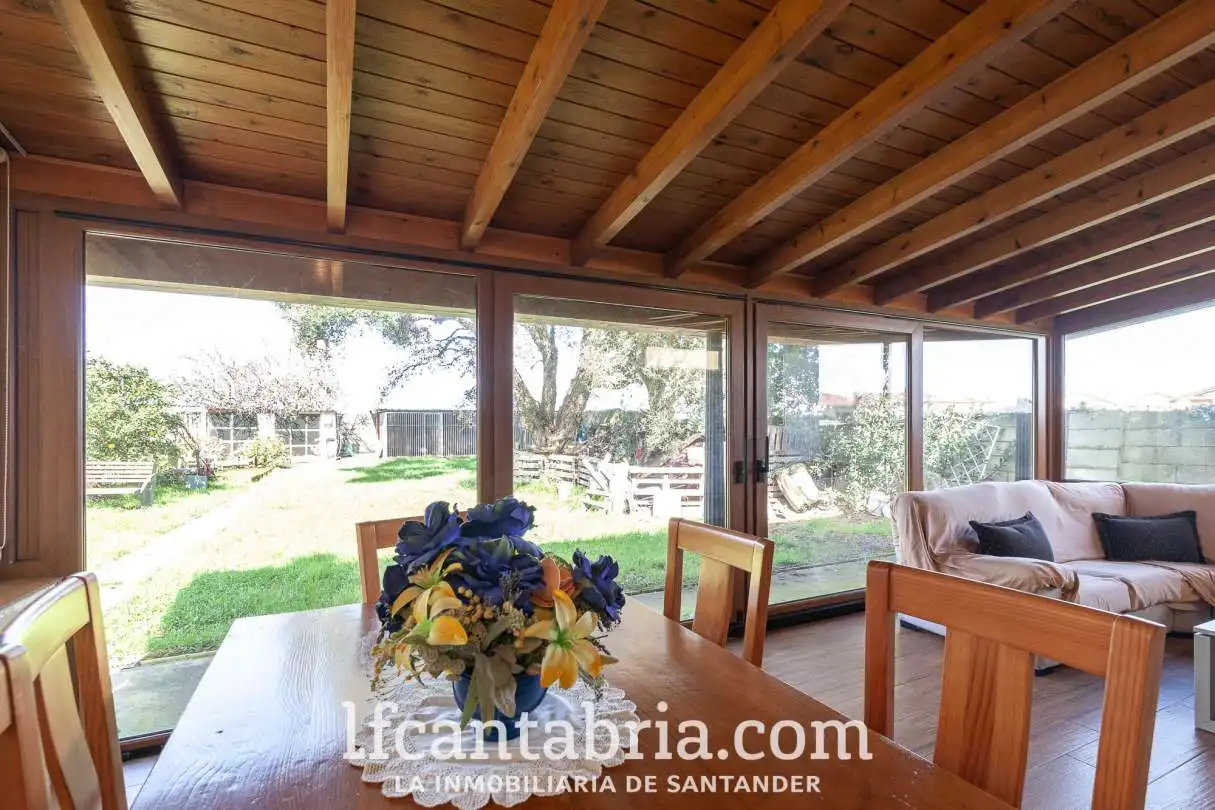 Jardín de Casa o chalet en venta en Santa Cruz de Bezana con Calefacción, Jardín privado y Trastero