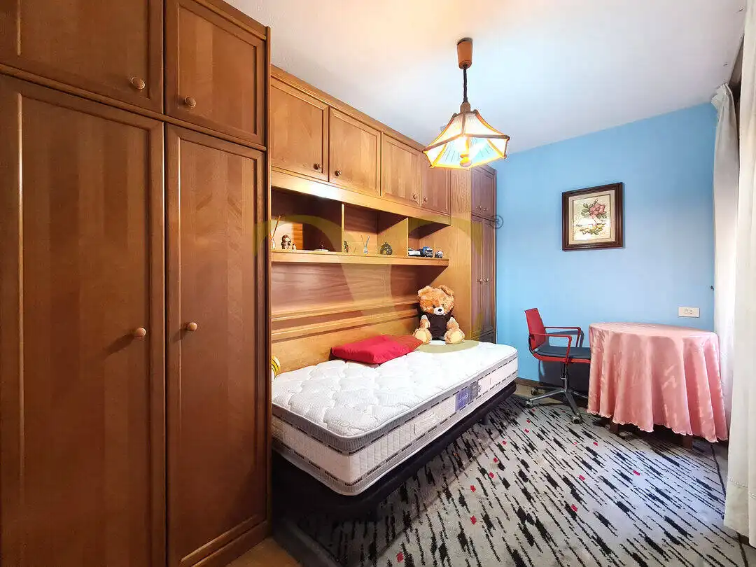 Schlafzimmer von Wohnung zur Miete in Gijón  mit Heizung