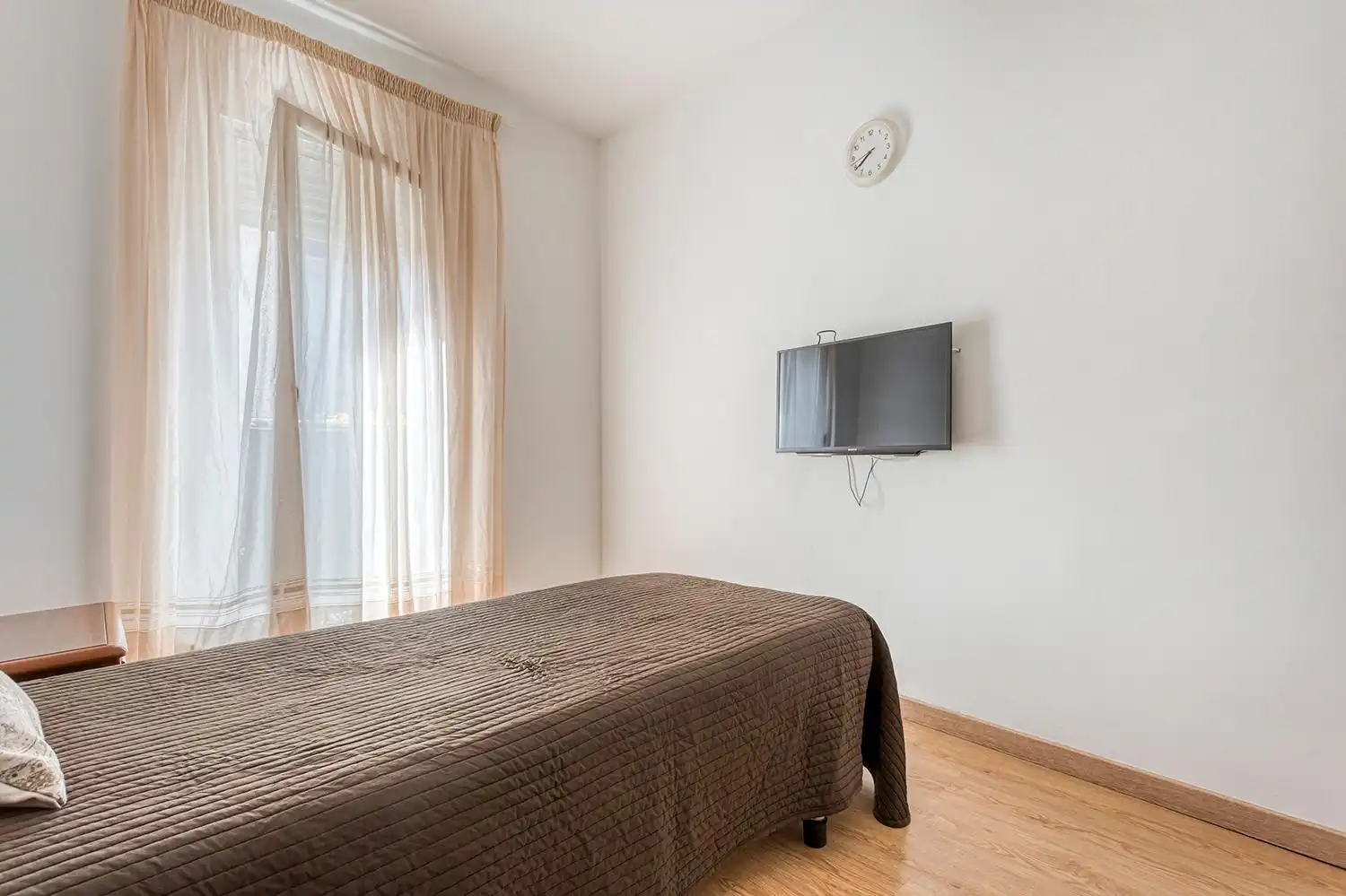 Habitación de Casa adosada en venta en Montmaneu con Trastero, Amueblado y Balcón