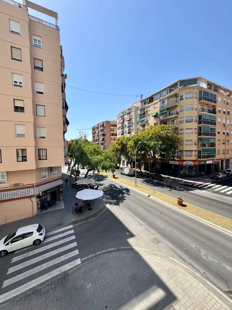 Vista exterior de Pis en venda en Benalúa - Babel