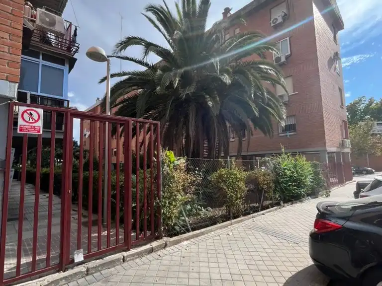 Vista exterior de Pis en venda en  Madrid Capital amb Aire condicionat i Terrassa