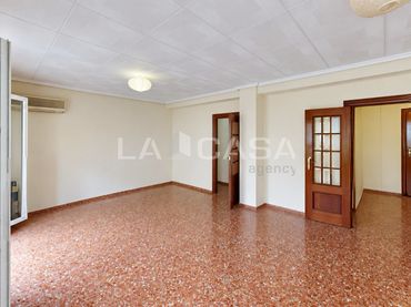 Wohnung mit Balkon zum Verkauf in Camins al Grau
