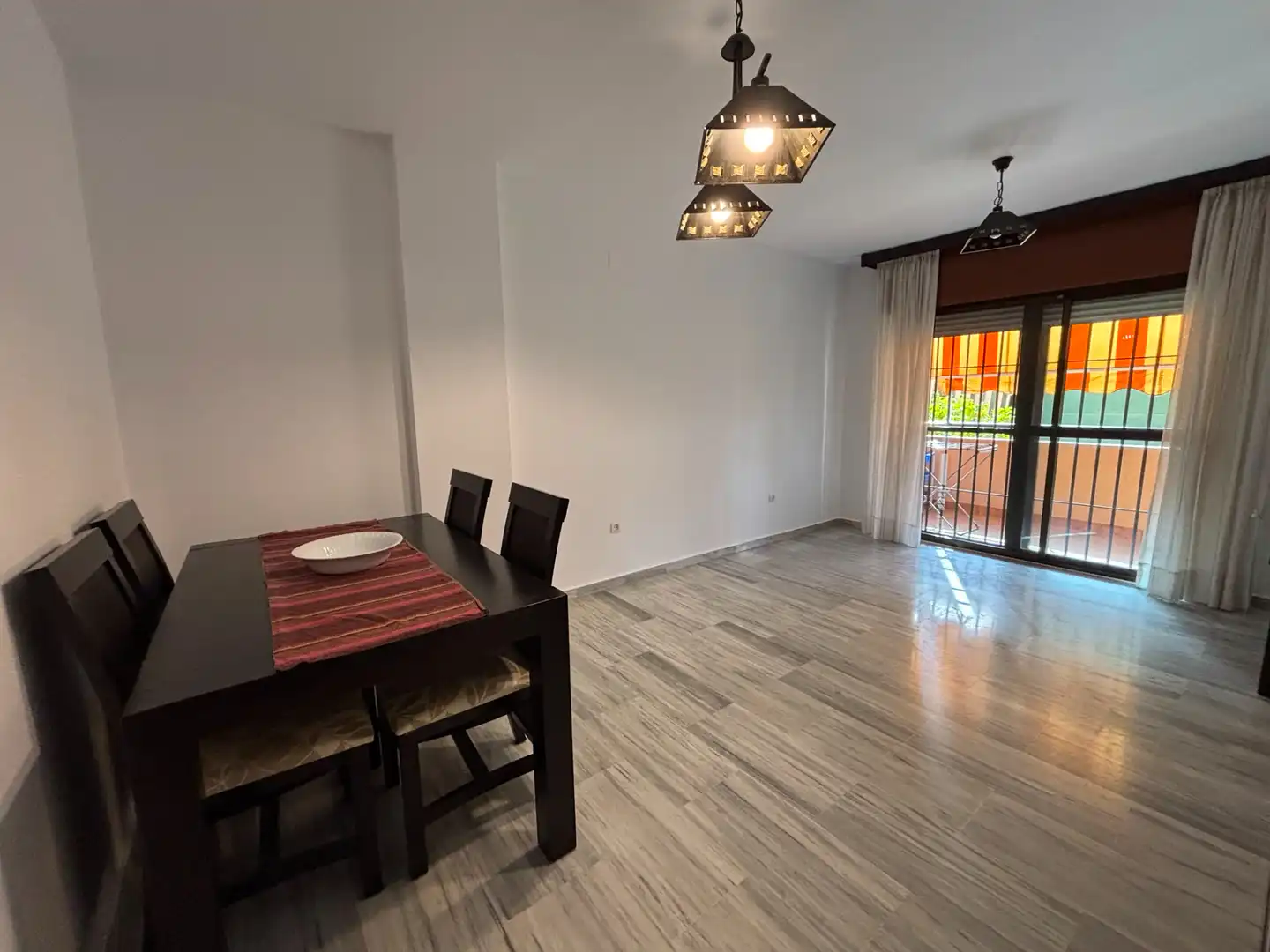 Dining room of Flat for rent in Granada  with Air Conditioner, Heating and Washing machine