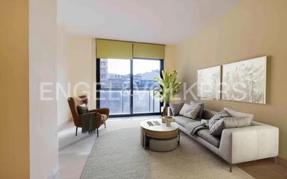 Living room of Flat for sale in Girona Capital  with Air Conditioner, Parquet flooring and Oven