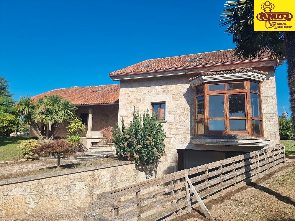 Vista exterior de Casa o xalet en venda en Valdoviño amb Jardí privat i Terrassa