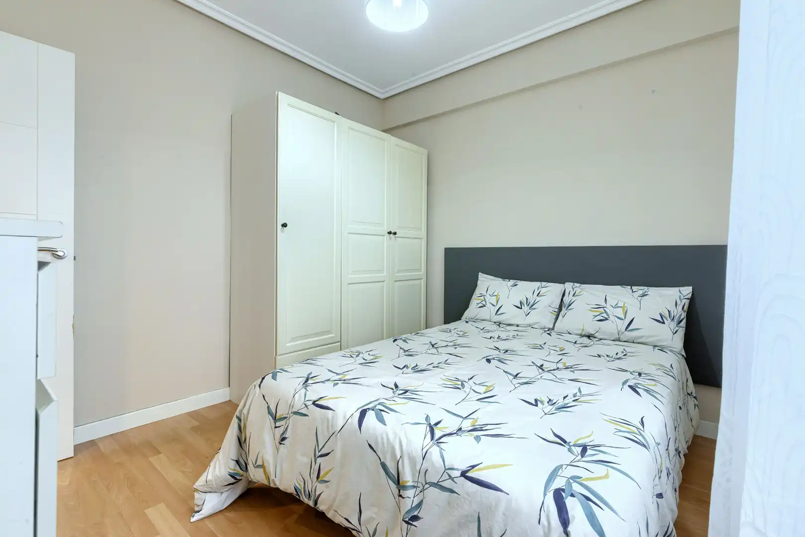 Habitación de Piso de alquiler en Bilbao  con Calefacción, Amueblado y Horno