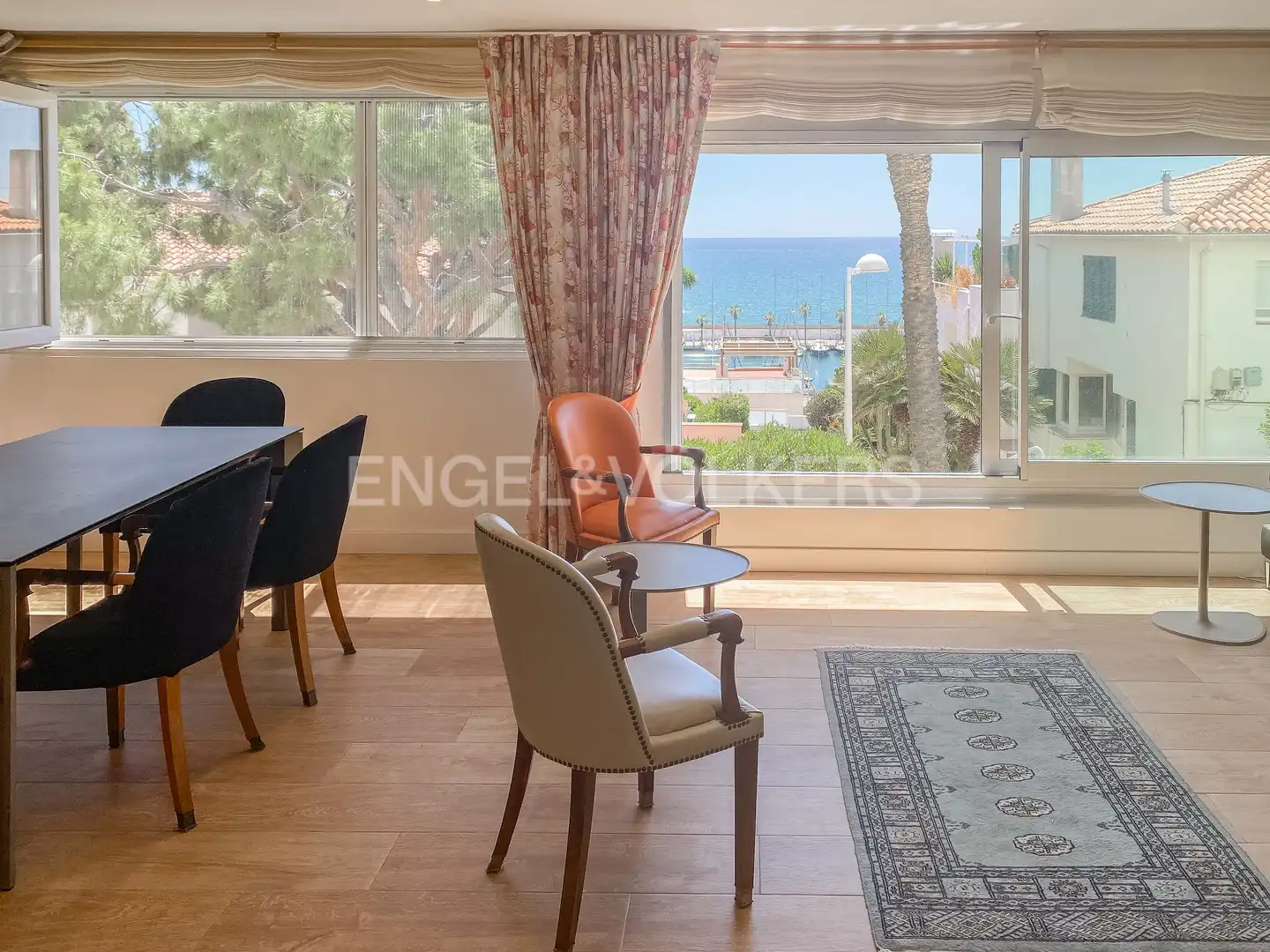 Dining room of Flat for rent in Sitges  with Air Conditioner, Heating and Swimming Pool