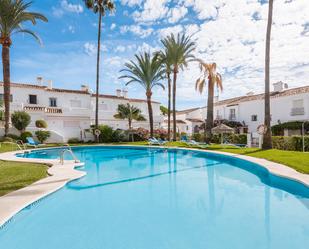 Jardí de Casa adosada en venda en Marbella amb Aire condicionat i Terrassa