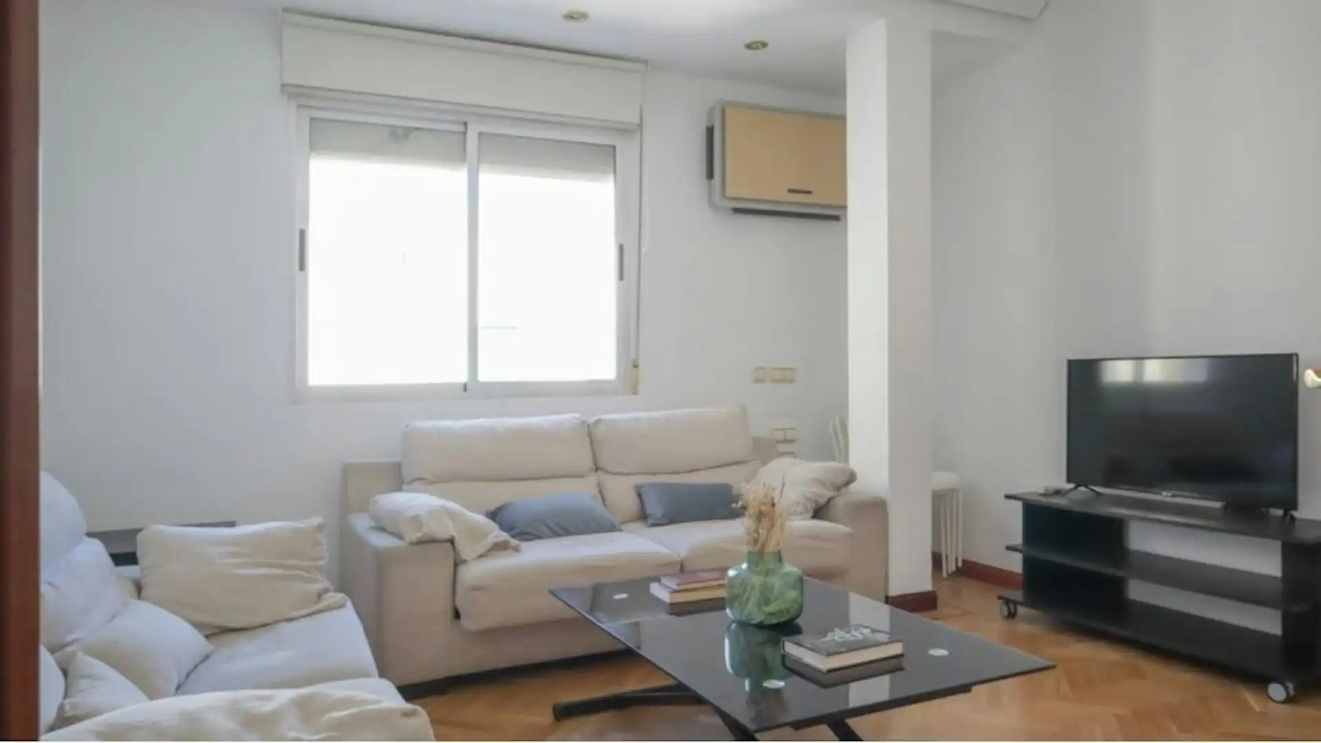 Sala de estar de Piso para compartir en Madrid con Calefacción y Amueblado