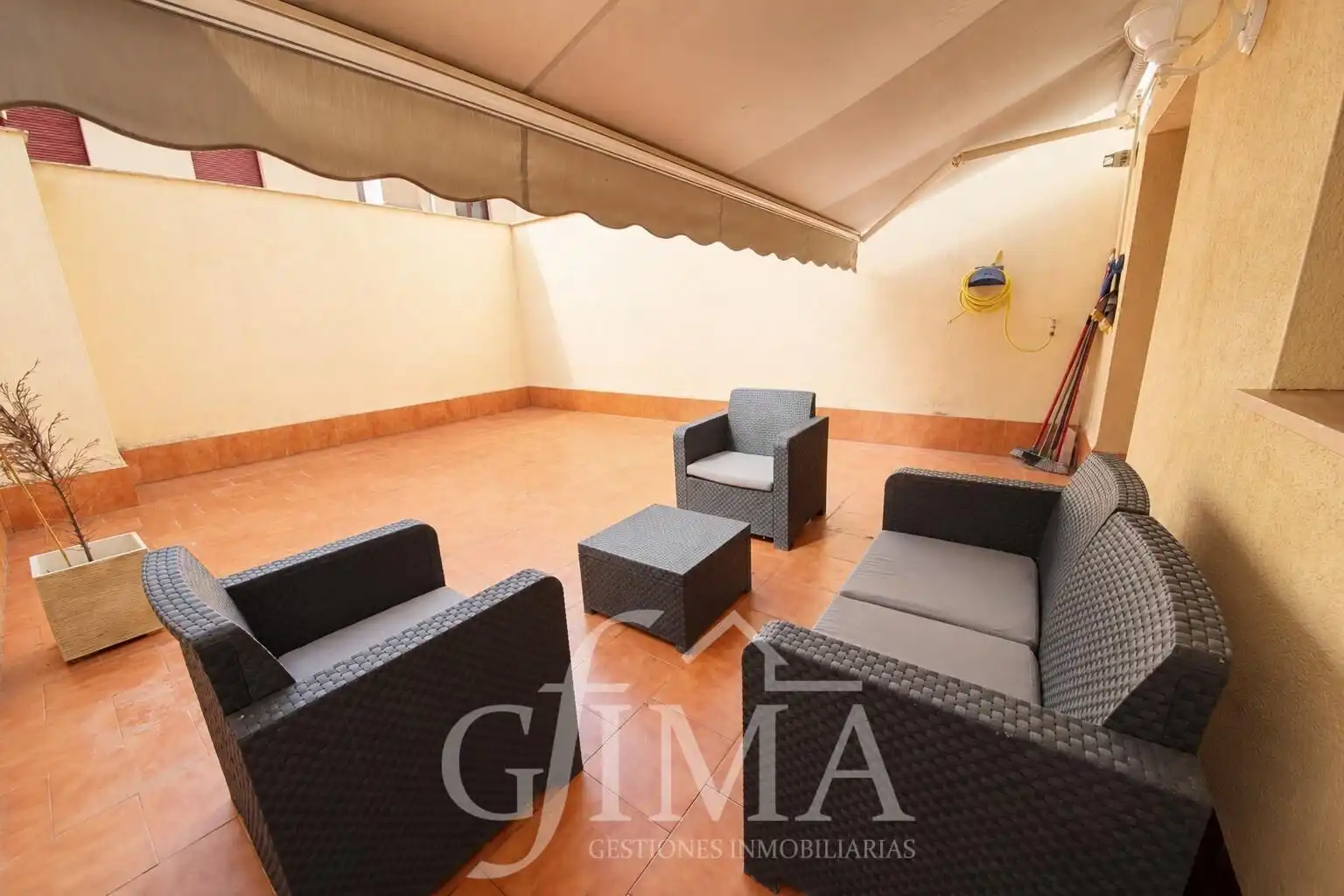 Terraza de Casa adosada en venta en Tomelloso con Calefacción y Amueblado