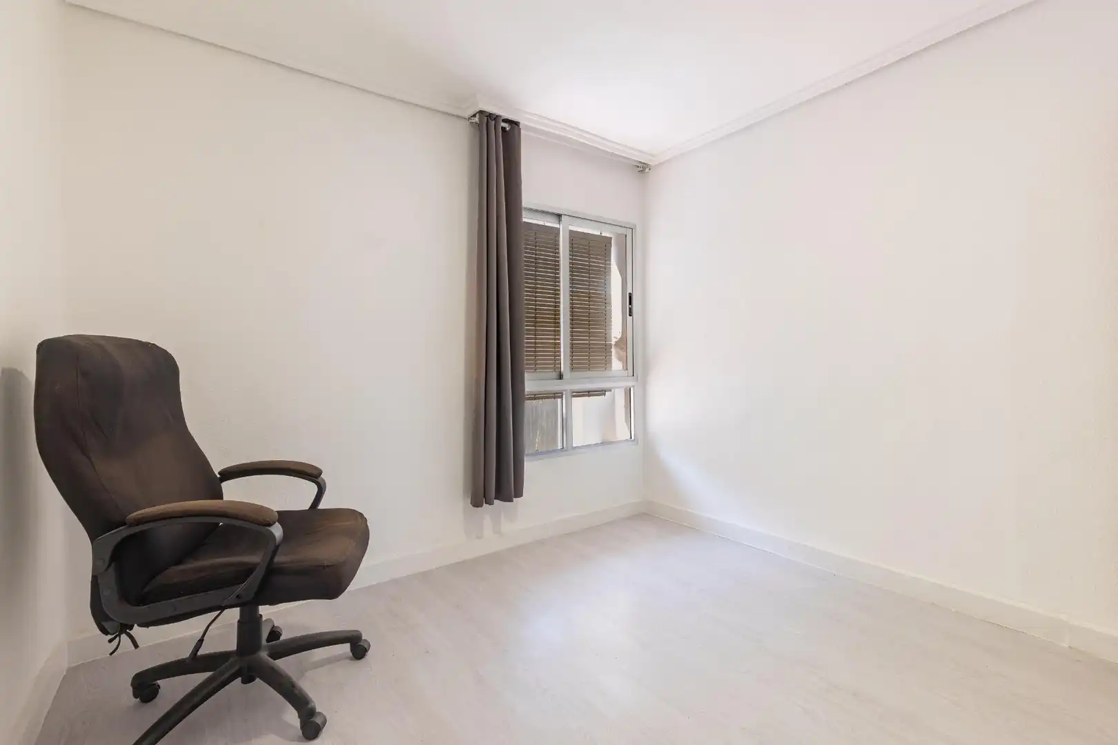 Habitación de Apartamento en venta en Godella con Aire acondicionado y Balcón