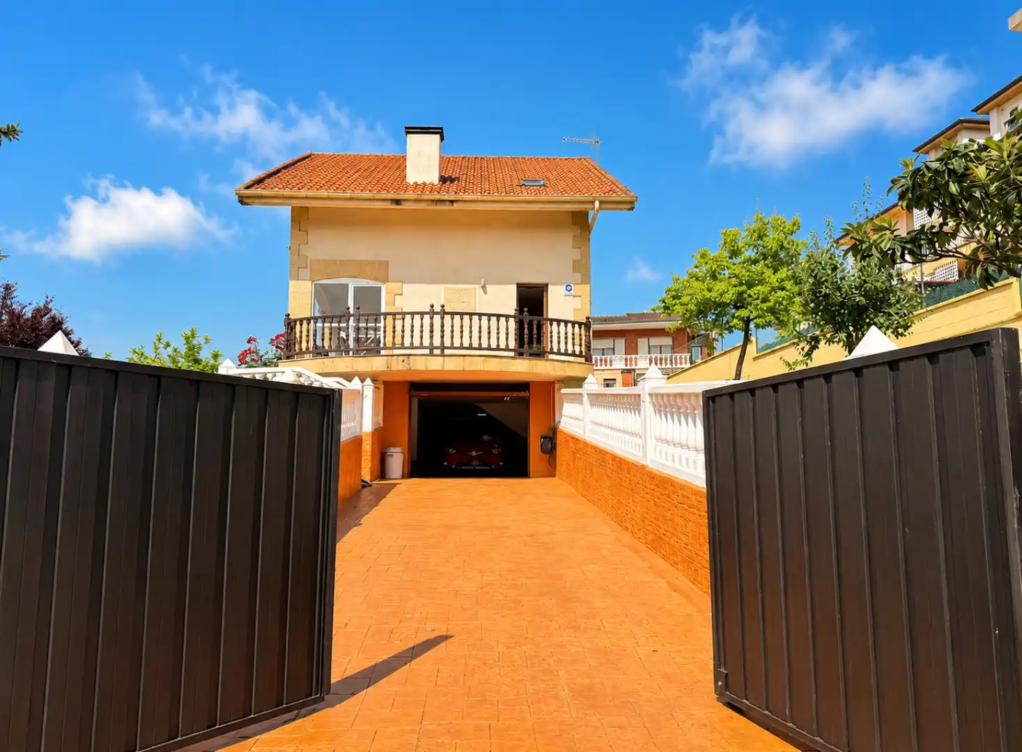 Außenansicht von Haus oder Chalet zum Verkauf in Piélagos mit Heizung, Privatgarten und Terrasse