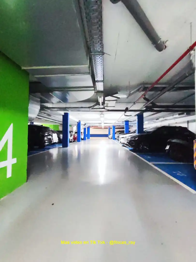 Parking de Piso en venta en Ripollet con Aire acondicionado, Calefacción y Parquet