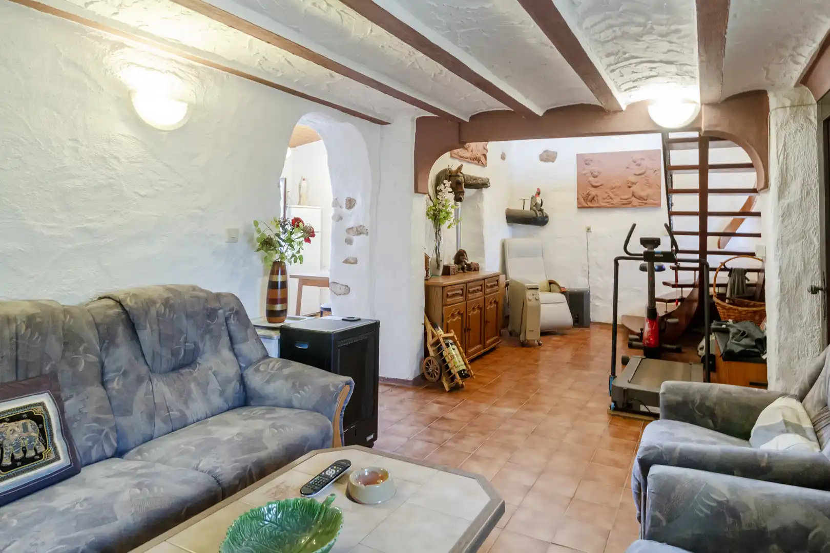Sala d'estar de Finca rústica en venda en Banyeres del Penedès amb Jardí privat, Parquet i Piscina