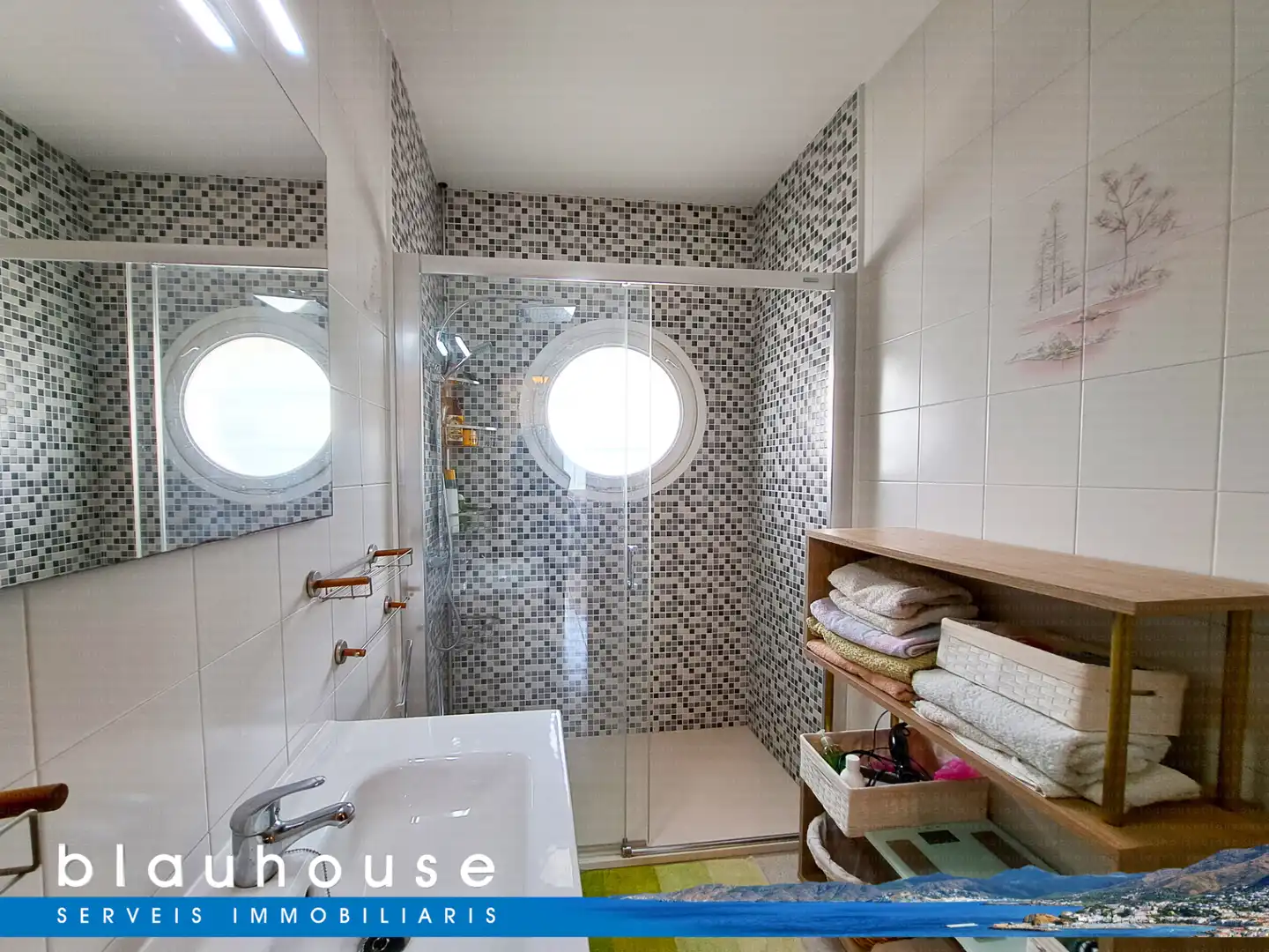 Bathroom of Attic for sale in Llançà  with Air Conditioner and Terrace