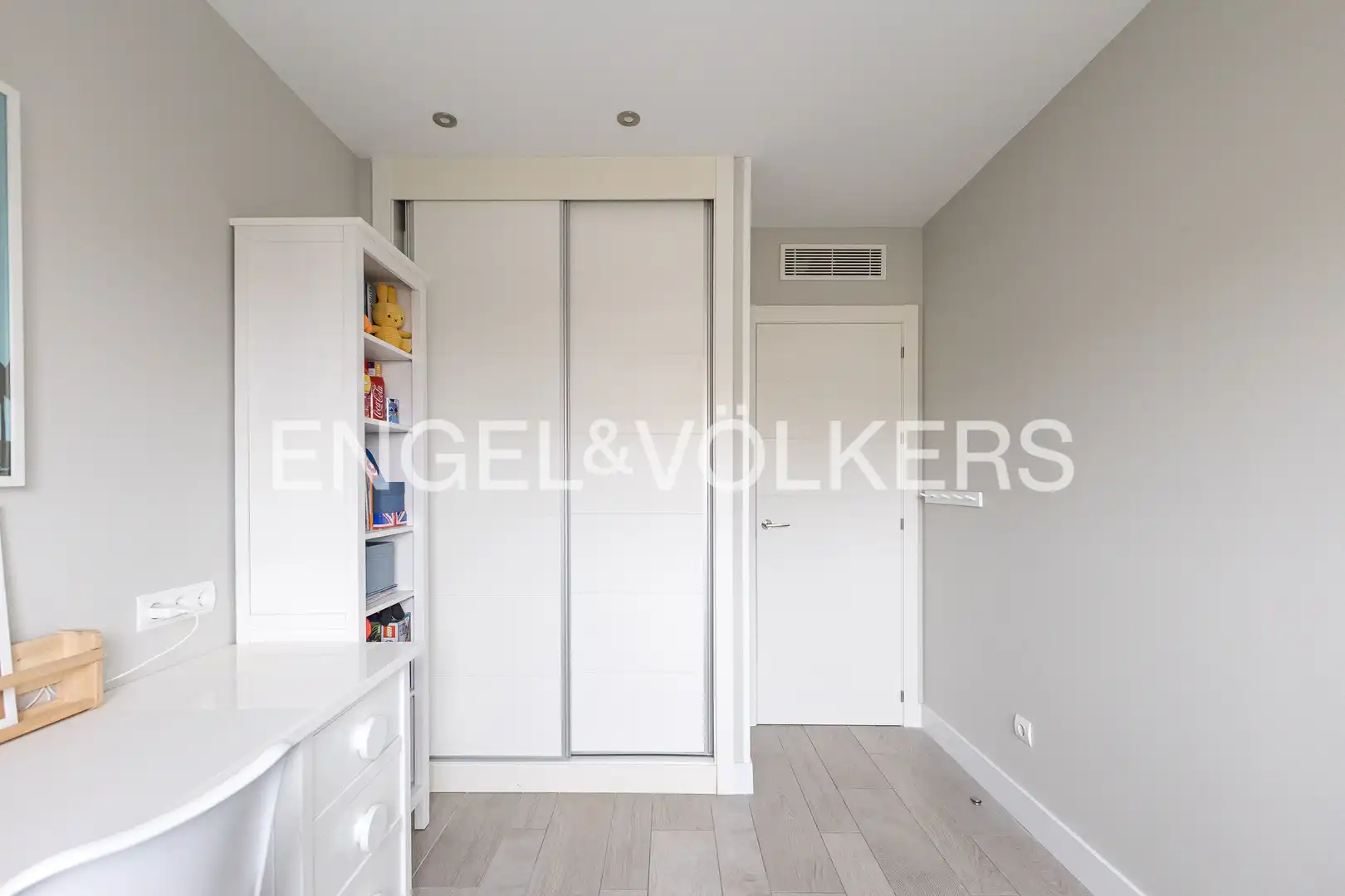 Schlafzimmer von Dachboden zum Verkauf in Madrid mit Klimaanlage, Heizung und Terrasse