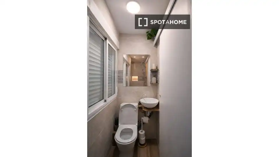 Bathroom of Flat for share in Eixample