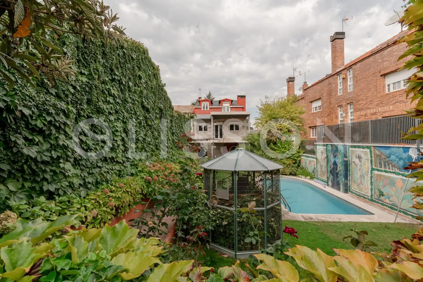 House with pool for sale in Moncloa - Aravaca