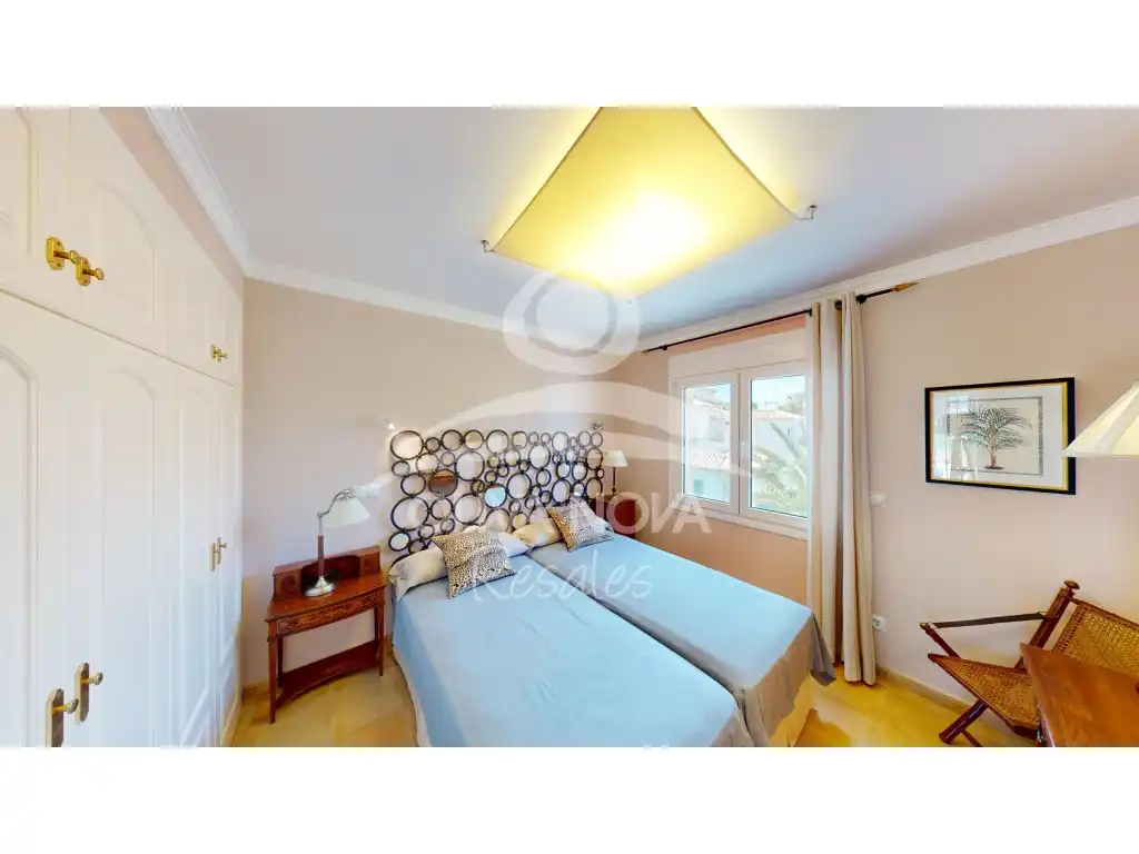 Habitación de Casa o chalet en venta en Oliva con Terraza y Piscina