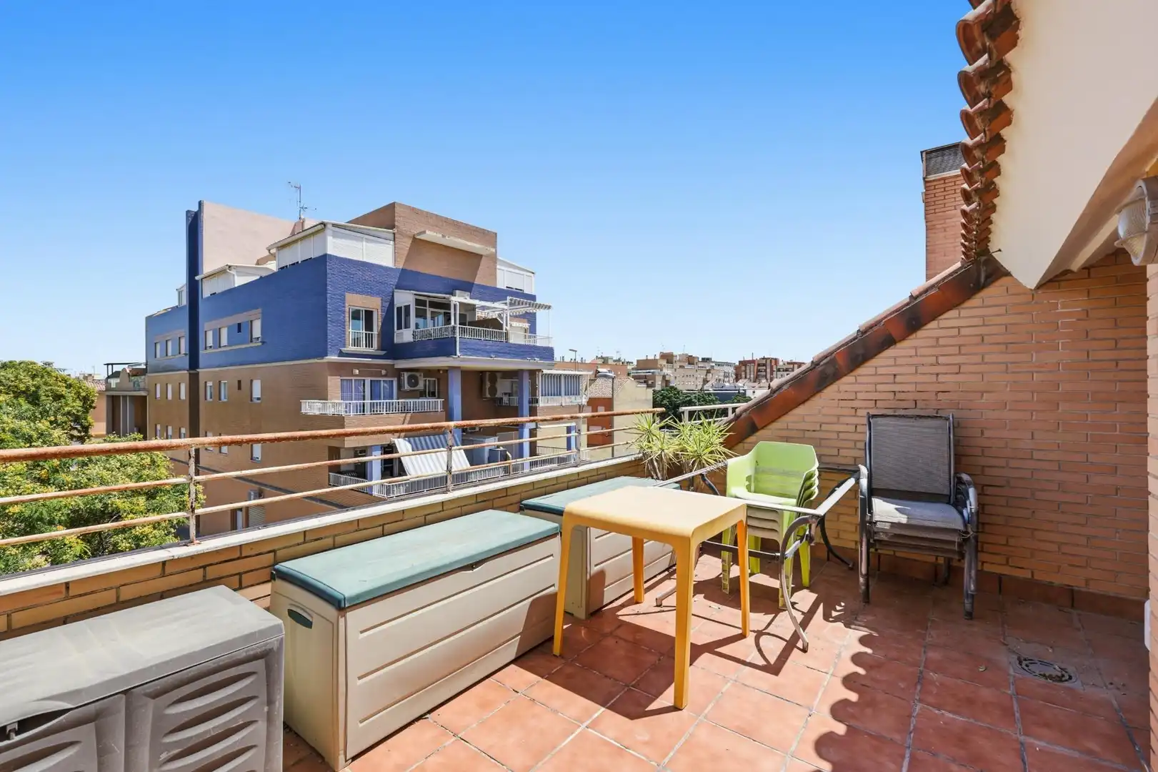 Terrassa de Casa adosada en venda en Sagunto / Sagunt amb Aire condicionat, Terrassa i Moblat
