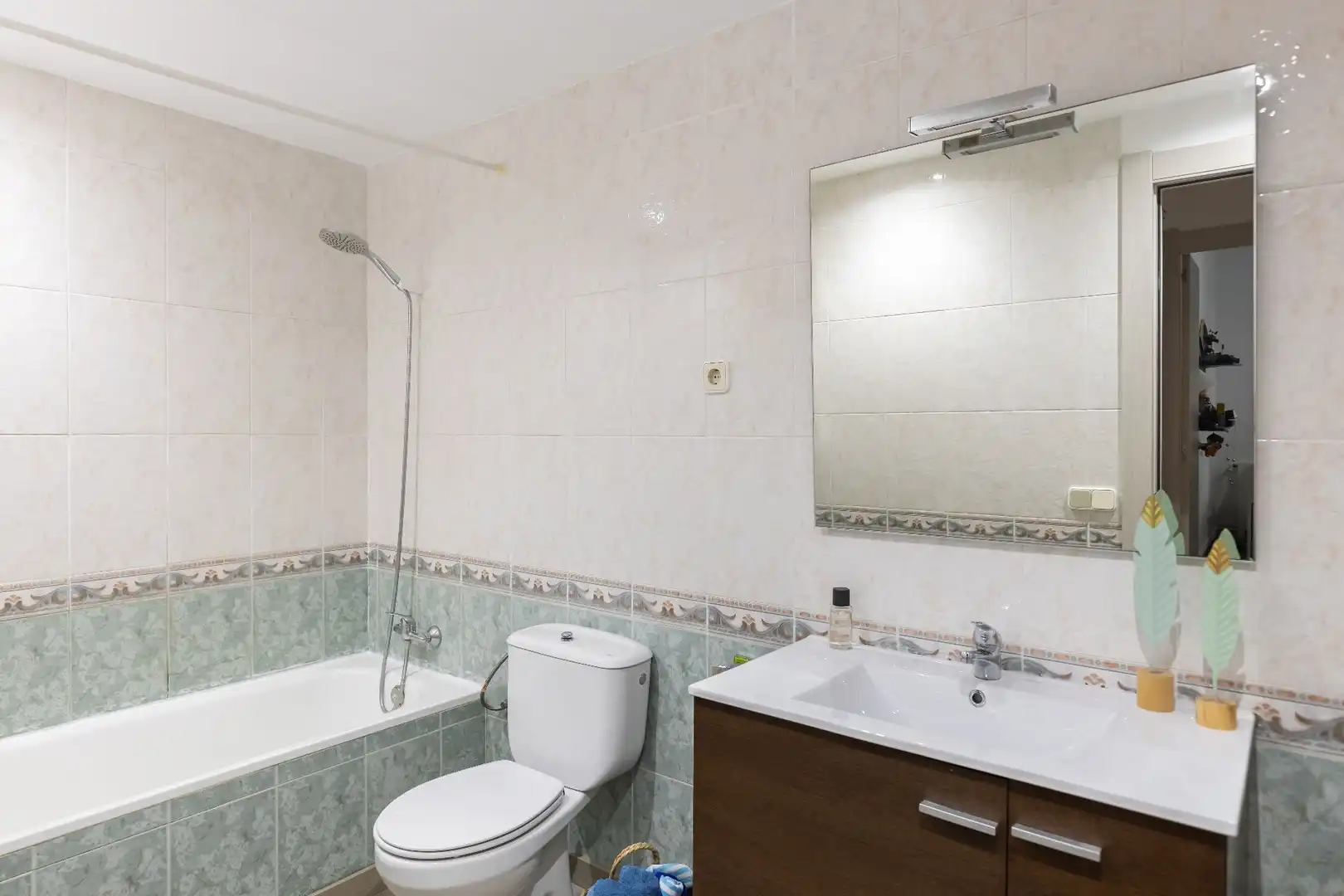 Bathroom of Flat for sale in Can Borrell